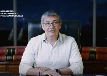 El ministro Gabriel Espinoza aclara aspectos del Decreto 5503. Foto: Ministerio de Economía.