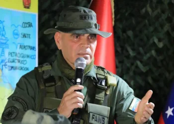 El exministro de Defensa de Venezuela, Vladimir Padrino, en una reunión del alto mando militar venezolano. Foto: Archivo AFP