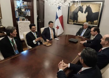 Rodrigo Paz se reúne con su par de Panamá. Foto: Oficina del Presidente.