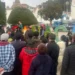 Turistas afectados en Coacabana.
Foto: CVC Noticias