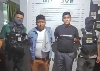 La Policía presentó a los aprehendidos/Policía Boliviana
