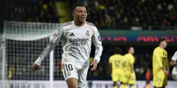 El delantero del Real Madrid Kylian Mbappé celebra un gol ante el Villarreal. (FOTO: AFP)