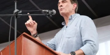 El presidente Rodrigo Paz participa de un acto en el municipio de Porongo, Santa Cruz. (Foto: Rodrigo Paz).