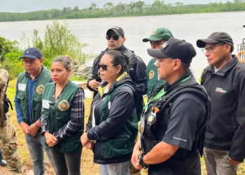 Los magistrados del Tribunal Agroambiental llegaron hasta el río Madre de Dios, en Pando. (Foto: Agroambiental)