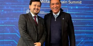 Los ministros de Defensa Javier Vaquero y Marcelo Salinas, Colombia y Bolivia, respetivamente. (Foto: Min. de Defensa)