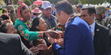 El vicepresidente Edmand Lara saluda a la población de Oruro en su efeméride departamental. (Foto: Vicepresidencia)