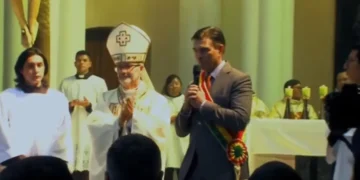 El presidente Rodrigo Participa de la homilía en Oruro por los 245 años de gesta libertaria. (Foto: Captura Bolivia TV)