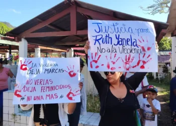 Familiares piden justicia para Yanela, una de las víctimas de feminicidio. FOTO: RRSS