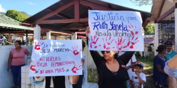 Familiares piden justicia para Yanela, una de las víctimas de feminicidio. FOTO: RRSS