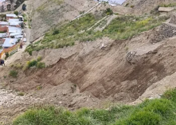Emergencia en la urbanización Cervecería por el deslizamiento de un talud. FOTO: Defensoría del Pueblo