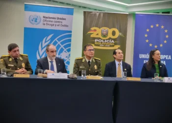 El subcomandante general general Juan Román Peña presenta el sistema de denuncias contra la corrupción. (Foto: Ministerio de Gobierno)