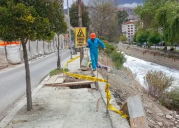 Trabajos en la avenida Costanera de la ciudad de La Paz. FOTO: GAMLP