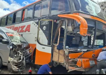 El accidente en la carretera Sucre-Potosí. Foto: ABI.