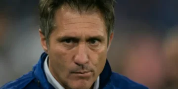 El entrenador de Vélez Sarsfield, Guillermo Barros Schelotto, durante el partido de ida de los cuartos de final de la Copa Libertadores entre Vélez Sarsfield y Racing. (FOTO: AFP)