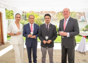 Maira Call, Eduardo Bracamonte, Fernando Aramayo y Carlos Chávez-Taffur Schmidt.