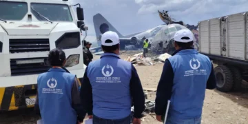 Personal de la Defensoría llega hasta el lugar del siniestro aéreo. (Foto: Defensoría)