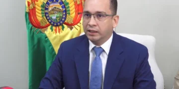 El presidente del TSJ, Romer Saucedo, brinda una conferencia de prensa.