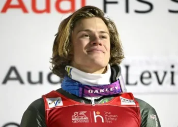 El brasileño Lucas Pinheiro Braathen tras ganar el eslalon de Levi. (FOTO: AFP)