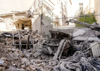 Una casa en un barrio de Teherán afectada por una bomba