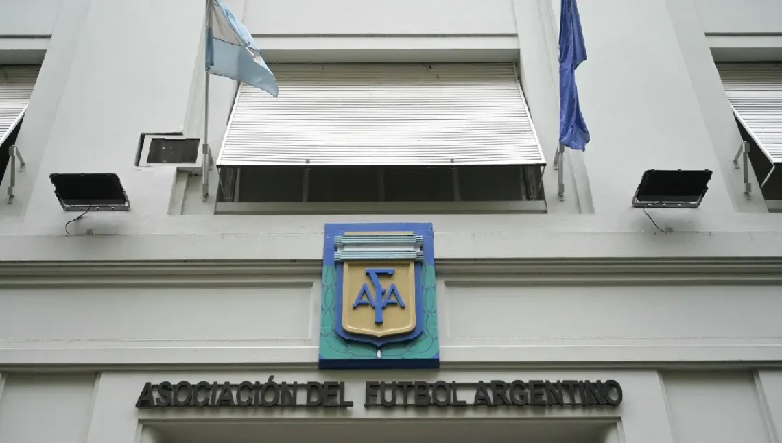La AFA está en la mira de la justicia por algunas acusaciones a su presidente. (FOTO: AFP)
