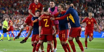 Los jugadores de España celebran el triunfo ante Croacia en la final de la Liga de las Naciones. (FOTO: AFP)