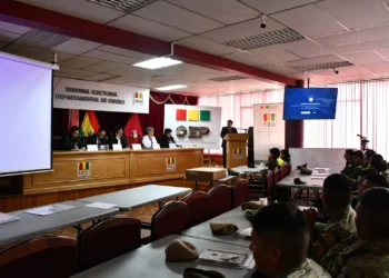 Militares y Policías son capacitados por el TSE. (Foto: TSE)