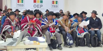 Representantes de la nación Qhara Qhara participan del encuentro con vocales de los TED Potosí y Chuquisaca.