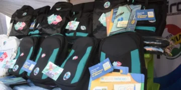 Estudiantes de unidades educativas fiscales y de convenio recibirán mochilas de la Alcaldía de La Paz. FOTO: GAMLP