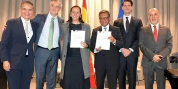 El ministro de Gobierno,  Marco Antonio Oviedo y los representantes de la Unión Europea y Unodc. (Ministerio de Gobierno)