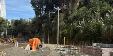 Las obras en la Avenida del Poeta sufren retrasos debido a las lluvias. FOTO: GAMLP