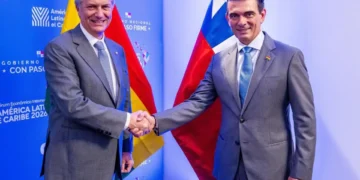 Los presidentes de Chile, José Antonio Kas, y de Bolivia Rodrigo Paz, en un encuentro en Panamá. (Foto: José Antonio Kast)