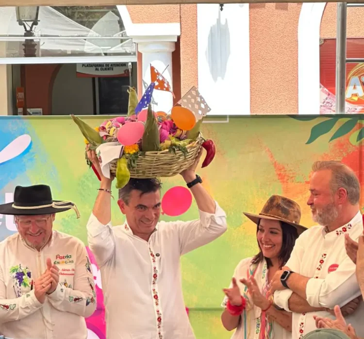El presidente Rodrigo Paz en el acto de inauguración del Carnaval en Tarija.
Foto: Luciana Campero