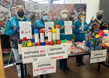 Solo siete marcas de espumas de carnaval están autorizadas para su venta. FOTO: GAMLP