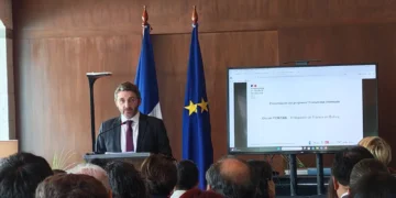 El embajador de Francia en Bolivia, Olivier Fontan, informó sobre el programa regional contra la desinformación. (Foto: La Razón)