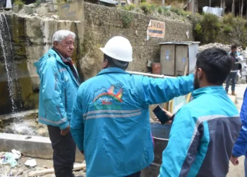 El alcalde Iván Arias supervisa los trabajos realizados en la zona. (Foto: AMUN)