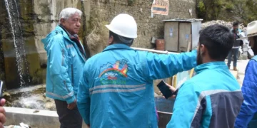 El alcalde Iván Arias supervisa los trabajos realizados en la zona. (Foto: AMUN)