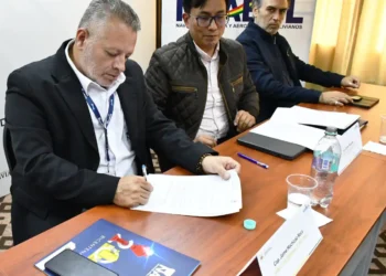 Representantes de Naabol e Ibnorca tras la acreditación del ISO 9001:2015. (Foto: Naabol)