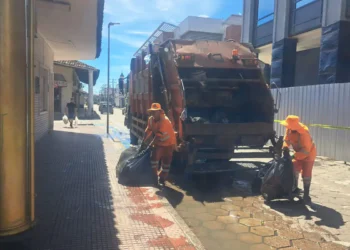 La recolección de basura después del Carnaval en Santa Cruz. Foto: Emacruz
