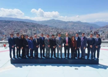 La delegación de la CAF reunida con autoridades de Estado. Foto: Rodrigo Paz RRSS.