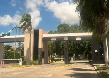 El condominio donde vive la exgerente de YPFB. Foto: DTV.
