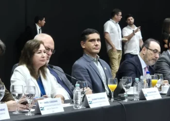 Gobierno, CAF y Cainco se reunieron en Santa Cruz. Foto: Ministerio de Desarrollo Productivo.
