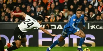 El delantero francés del Real Madrid, Kylian Mbappé, durante el partido de LaLiga ante el Valencia. (FOTO: AFP)