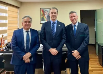 Reunión con el embajador de Países Bajos. Foto: Viceministerio de Medio Ambiente.