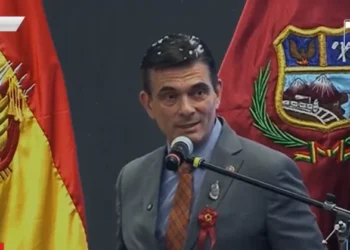 El presidente Rodrigo Paz Pereira presentó los proyectos carreteros. Foto: Captura Bolivia Tv.