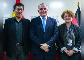 El ministro Edgar Morales se reúne con representantes de la GIZ. Foto: Ministerio de Trabajo.