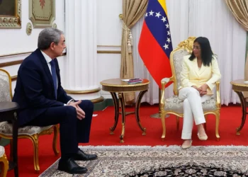 El encuentro entre José Luis Rodríguez Zapatero y la presidenta encargada de Venezuela, Delcy Rodríguez. Foto: @delcyrodriguezv