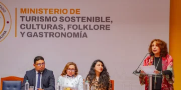 La ministra de Turismo, Cynthia Yañez, en el lanzamiento de las actividades de Semana Santa. FOTO: Viceminsterio de Gastronomía