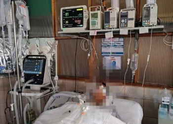 El cadete de la Anapol en una unidad de terapia intensiva. FOTO: RRSS