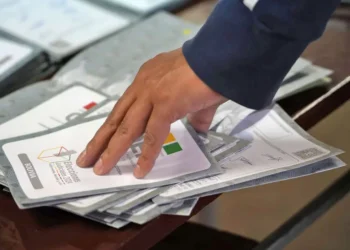 Conteo de papeletas de sufragio. (Foto: Economy)