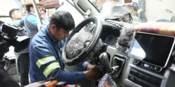 La Alcaldía realiza las reparaciones de los vehículos afectados por la gasolina con recursos propios. Foto referencial )